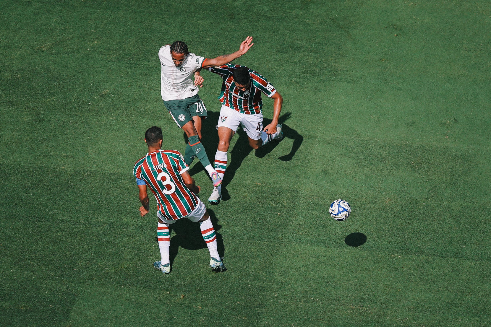 O sonho brasileiro do título acabou diante do Chelsea, que venceu com dois gols de João Pedro