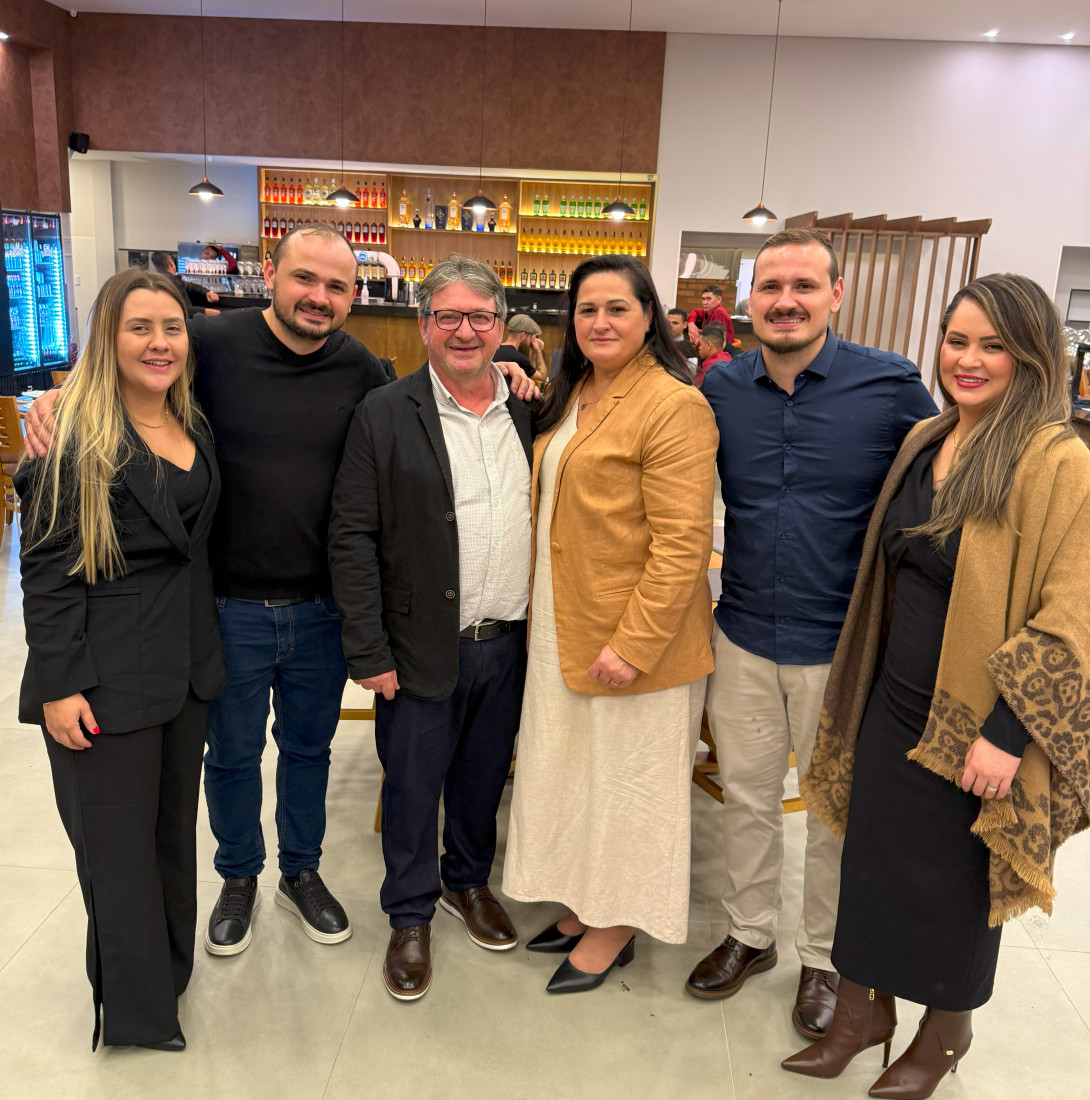 Proprietários da Pampeana Steakhouse: Mariana e Marcos, Francisco e Ronete, Artur e Thábata