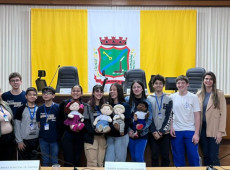 A iniciativa valoriza a criatividade, o protagonismo estudantil e a construção coletiva nas escolas