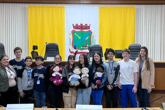 A iniciativa valoriza a criatividade, o protagonismo estudantil e a construção coletiva nas escolas