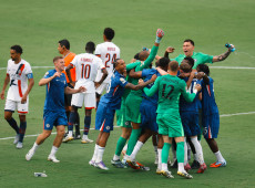 O time inglês deu um show de futebol e não deu chances ao PSG