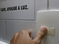 Conta de luz terá bandeira tarifária vermelha patamar 2 em agosto