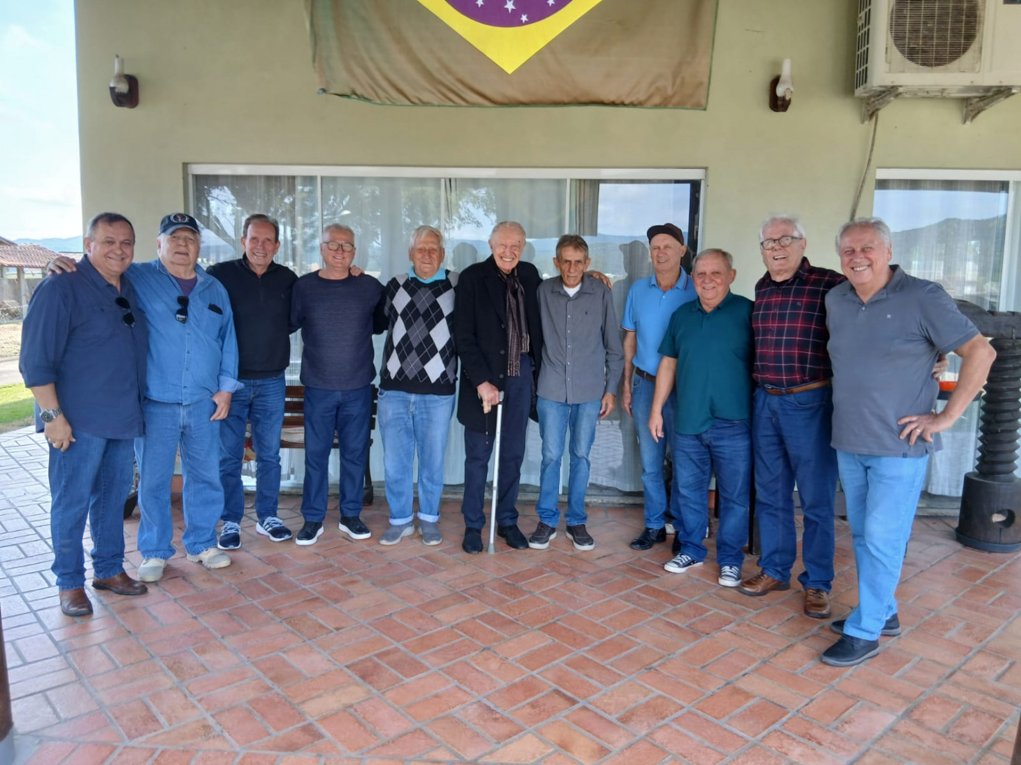 Da esquerda para a direita: Adilson Schmitt, Juca Deschamps, Antônio Carlos (Tucaia), Dr Paulo Koerich, Dr Renato Beduschi, Aurélio Costa, Acacio Schmitt, Sadi Conceição, Bebeto Schmitt, Clóvis Fontes e Edson Wehmuth (Pipo).