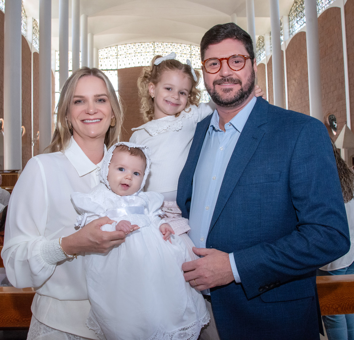Amália Rebelo com os pais Larissa e Rodolfo e a irmã Martina