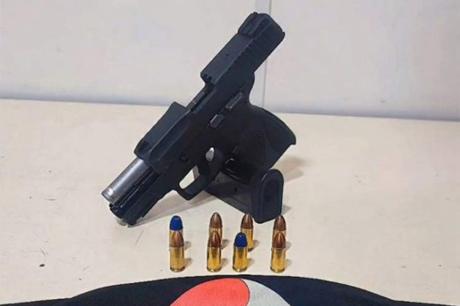 Arma e municões apreendidas pela PM