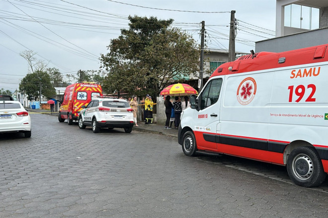 Após o assassinato, ele fugiu para uma área de mata e está sendo procurado por equipes da Polícia Militar