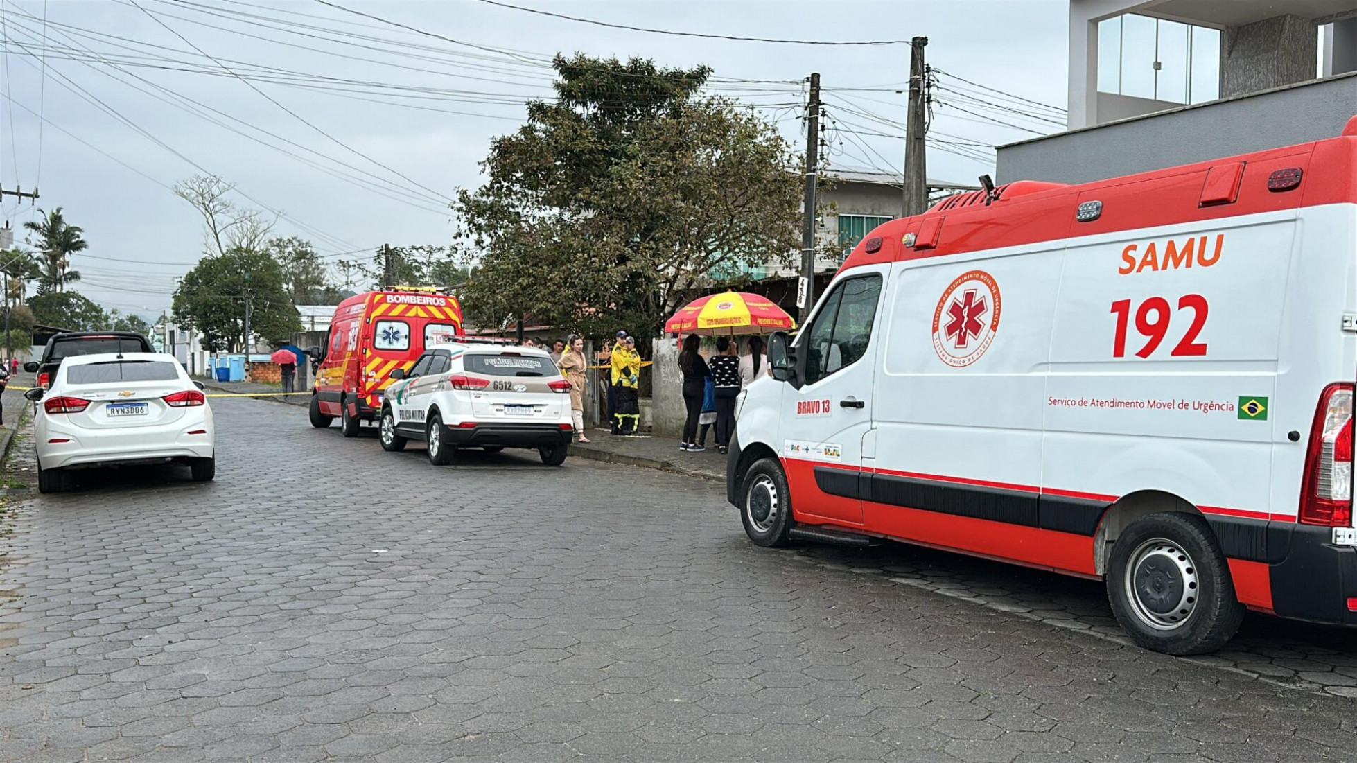 Após o assassinato, ele fugiu para uma área de mata e está sendo procurado por equipes da Polícia Militar