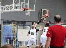 Edital contempla vagas para trabalhar nas modalidades de basquete e xadrez