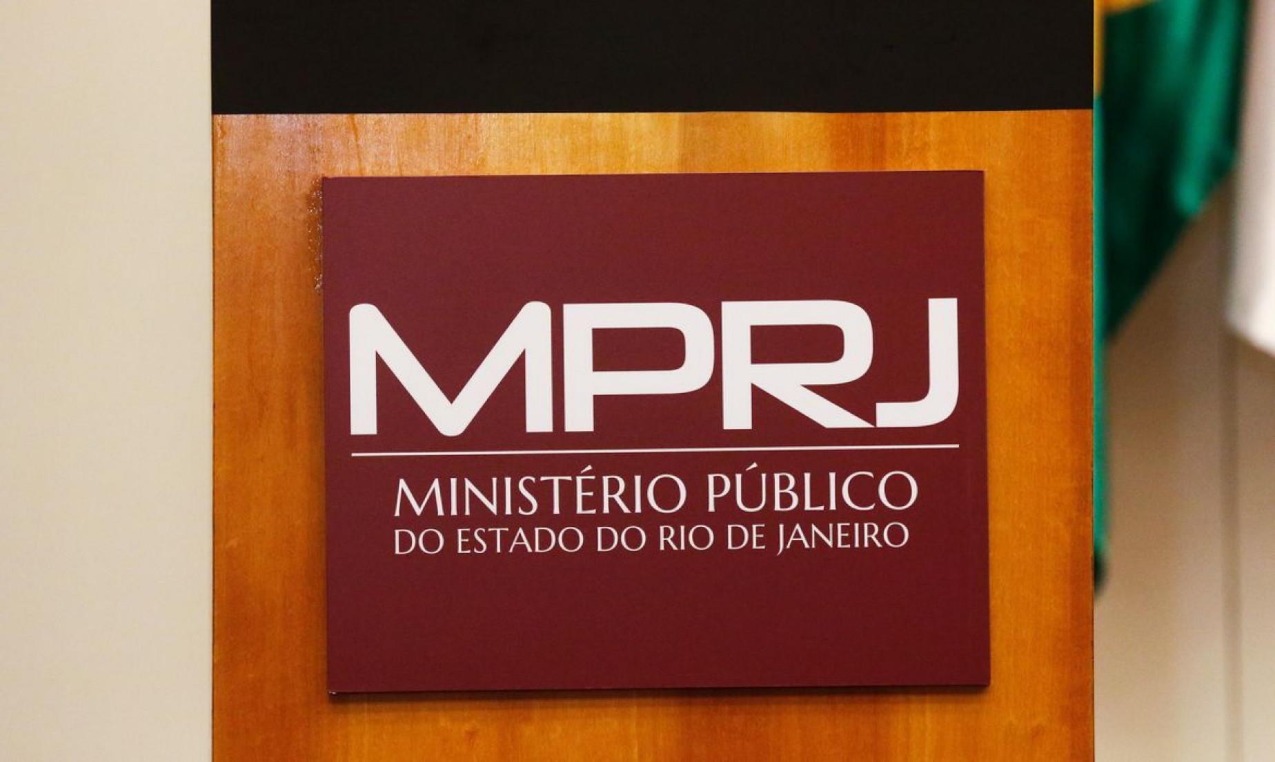 MP pede prisão preventiva de jovens que doparam turistas ingleses 
