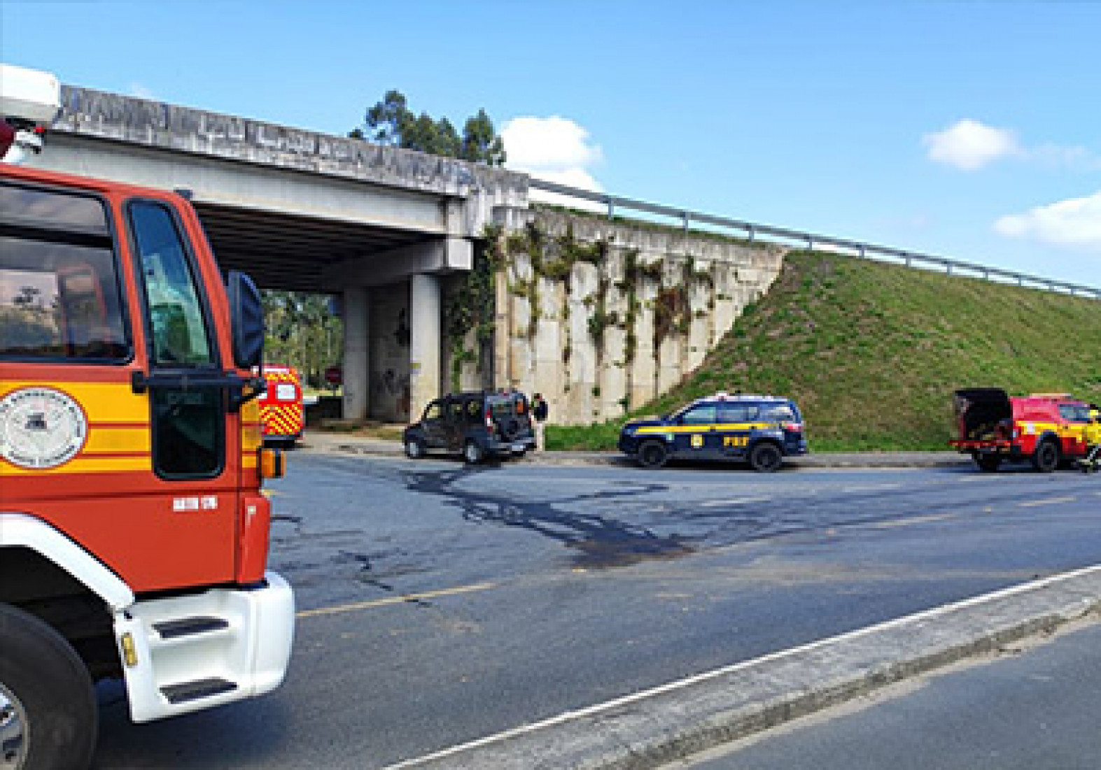 Colisão foi próximo ao viaduto, ainda em obras, de acesso a Gaspar