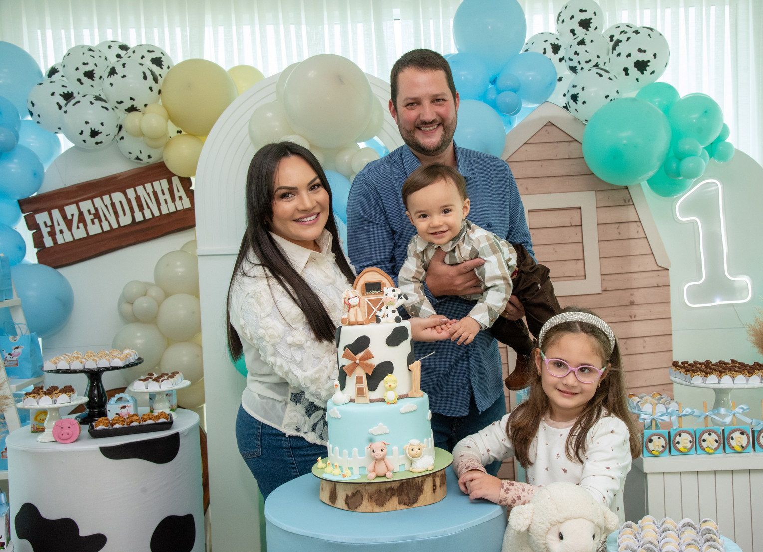 Henrique com os pais Saionara e Joatã e da irmã Elisa