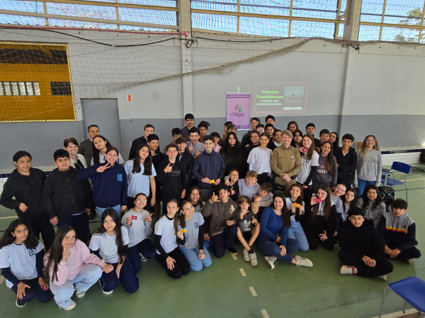 Palestra sobre o agosto lilás em escolas