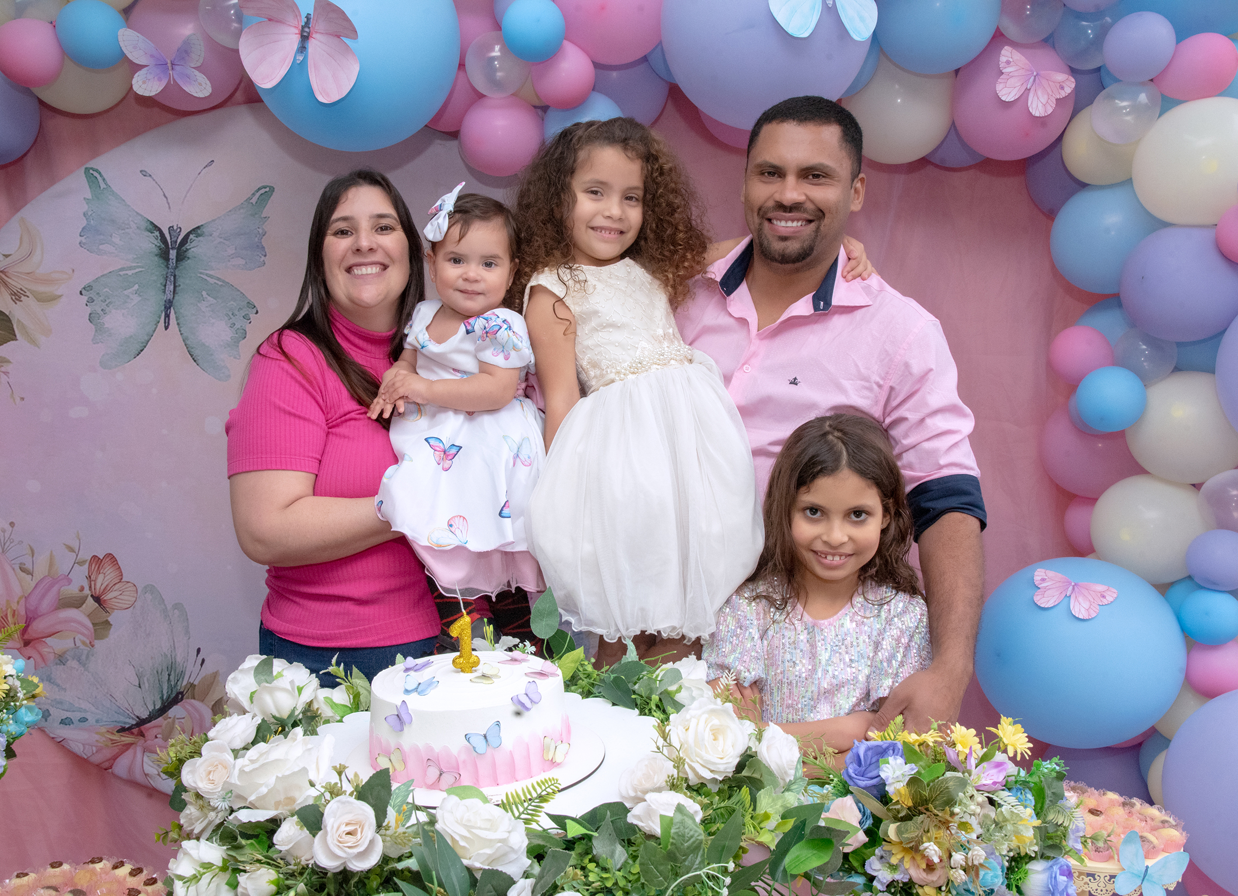 Lorena com os pais Ana Maria e José Silmar e as irmãs Hadassa e Raissa