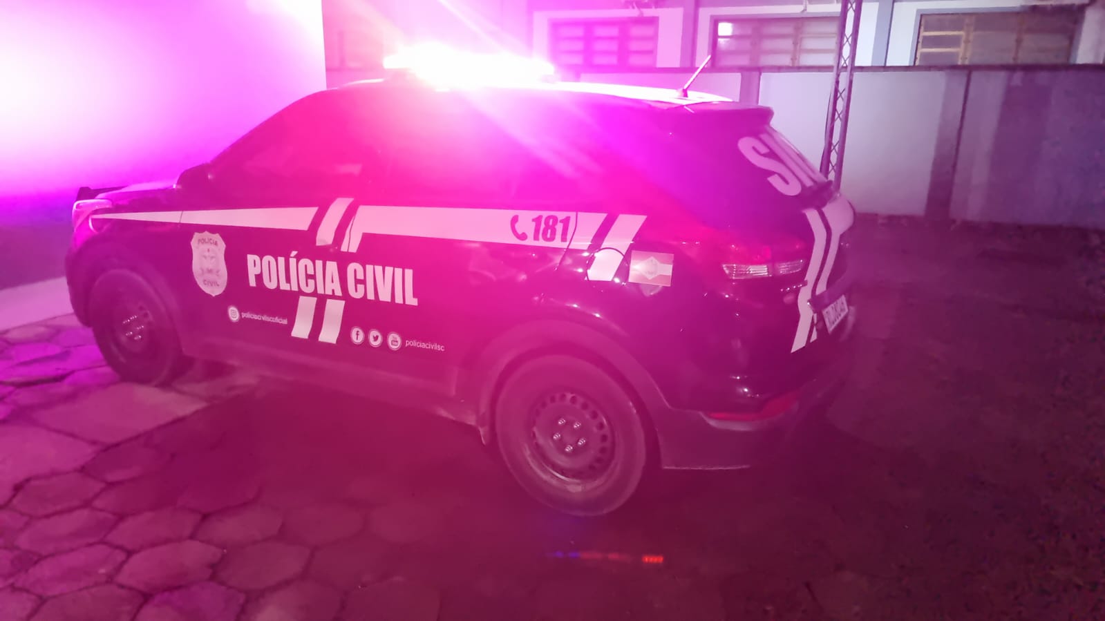 Os investigados foram localizados em suas residências e não resistiram à abordagem