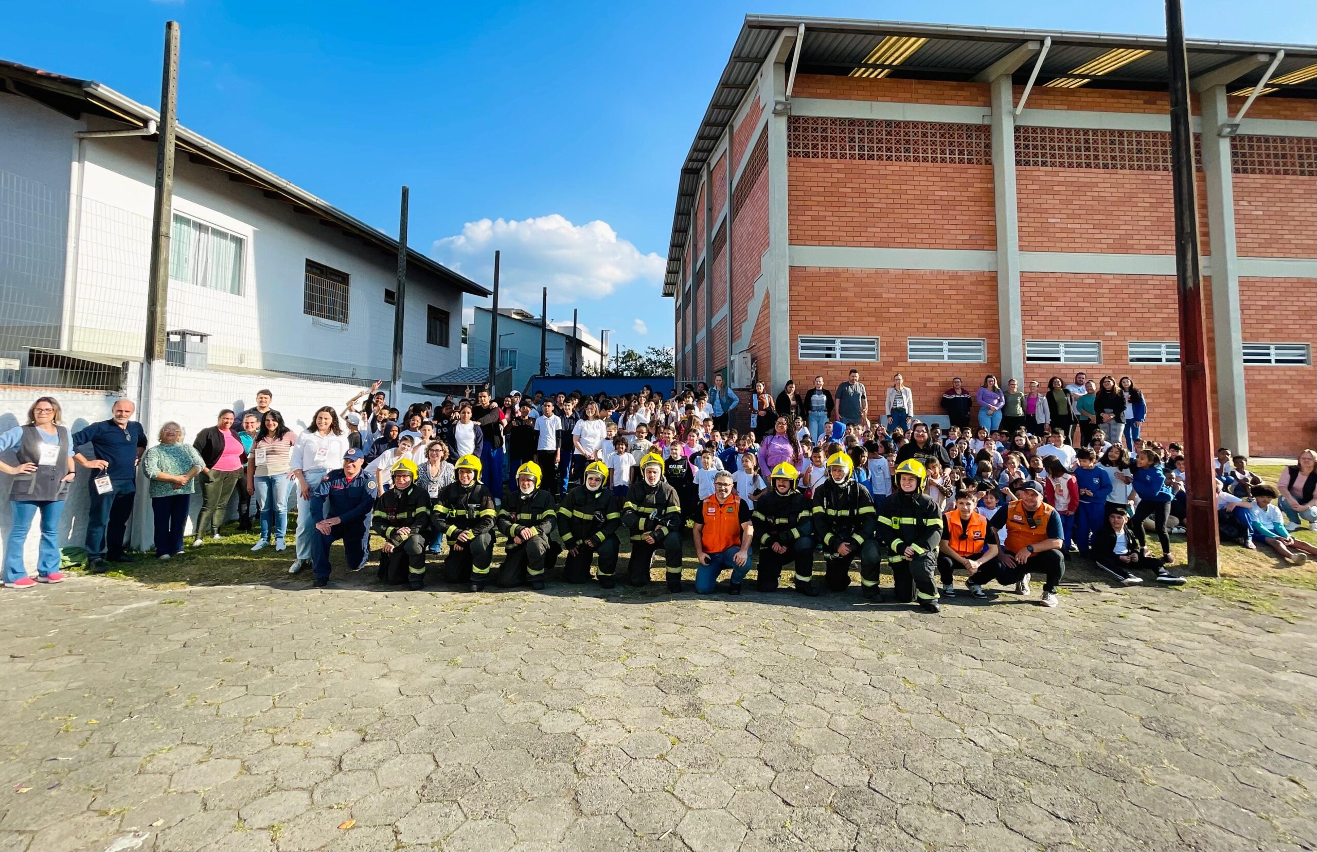 O projeto envolve turmas do 6º e 7º anos e já passou por 14 escolas do município