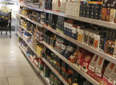 Tomate, carne, arroz e café ficaram mais baratos