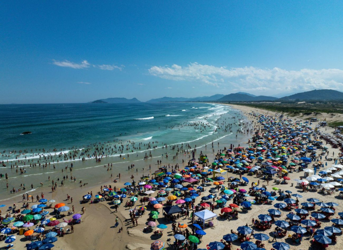 Santa Catarina registra aumento de 66,45% de turistas estrangeiros em 2025