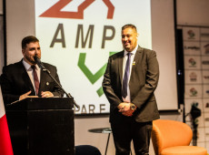 O futuro e atual presidente, Kauê Benkendorff e Diogo Tomaz respectivamente. Uma transição bem construída