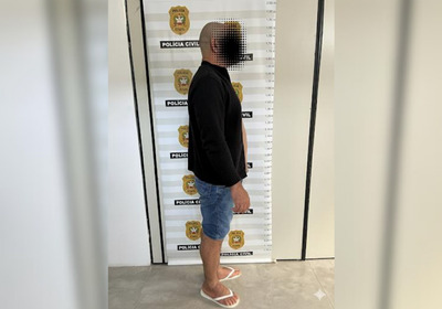 Ele foi imediatamente preso em cumprimento ao mandado de prisão em aberto
