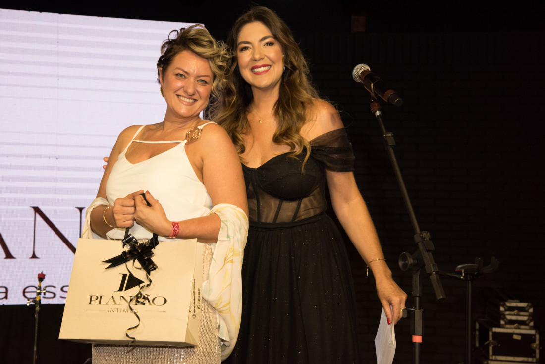 Homenagem: Madrinha Cris trouxe quase 100 convidadas 