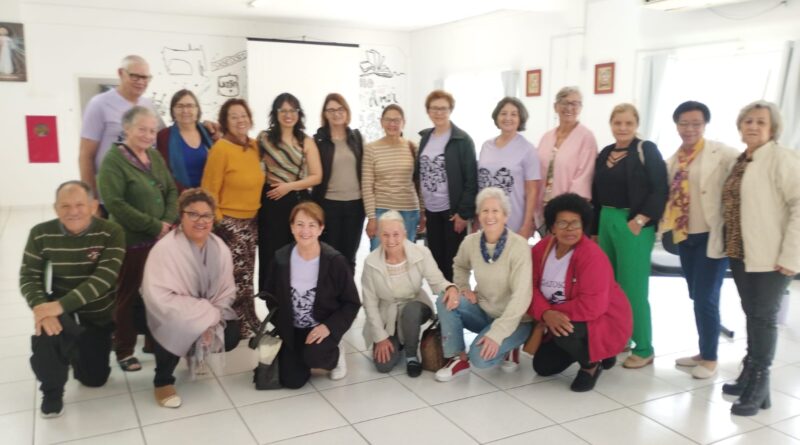 Mais de 36 idosos participam do diálogo sobre saúde mental