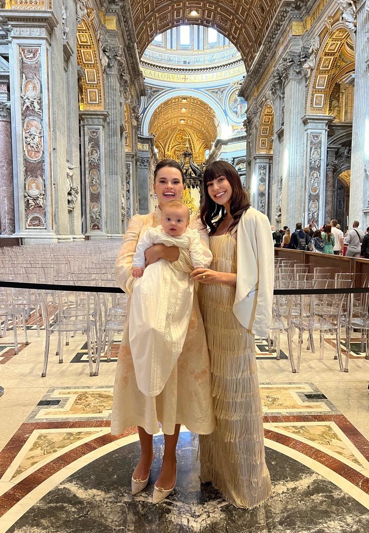Camila Schmitt e Romana Censi com Cláudio, filho de Romana