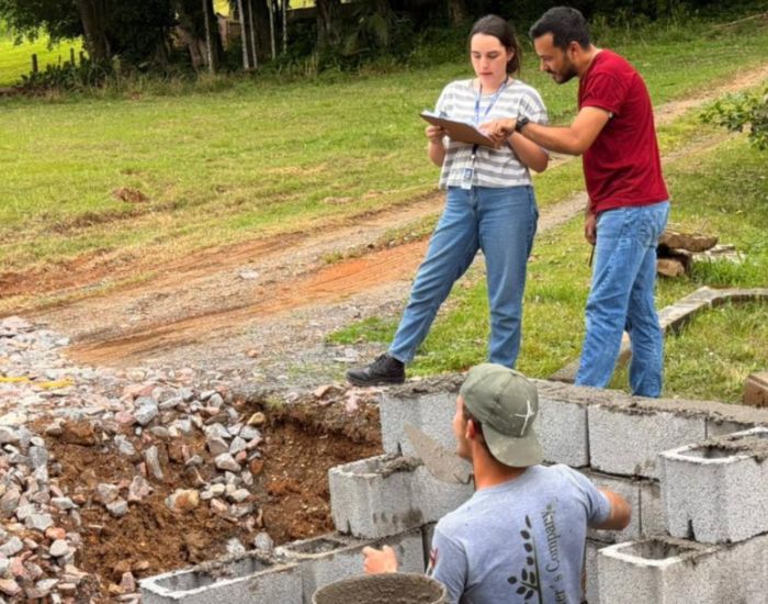 Pavimentação da Rua dos Atiradores avança em Pomerode
