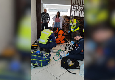 A paciente recebeu manobras de ressuscitação, desfibrilação e oxigenoterapia antes de ser levada ao Hospital Santa Isabel
