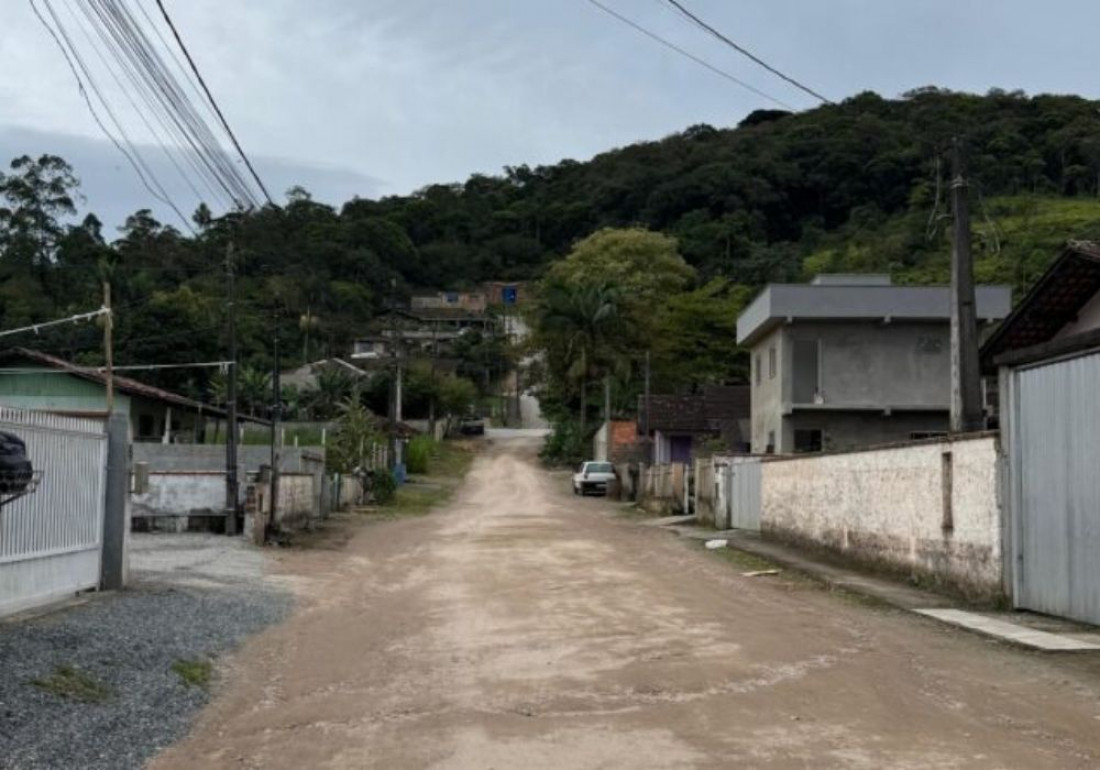 Prefeitura de Gaspar assina Ordem de Serviço para pavimentar Rua Filadélfia