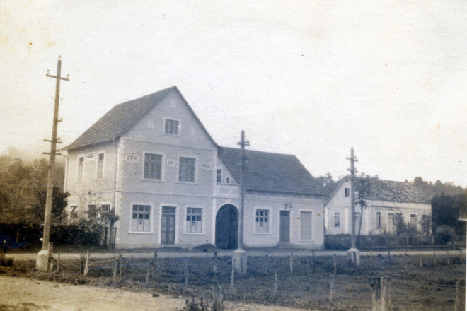 Antigos prédios da estação e da subestação da Usina Salto