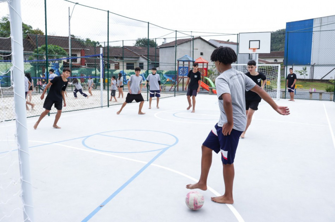 Comunidade da Itoupavazinha ganha duas novas quadras em área de lazer