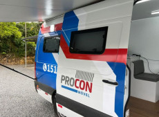 Procon Móvel recebe denúncias de moradores do bairro Água Verde