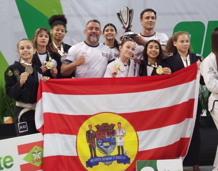 Meninas de Blumenau ficam em 2º no jiu-jitsu e 3º na ginástica rítmica