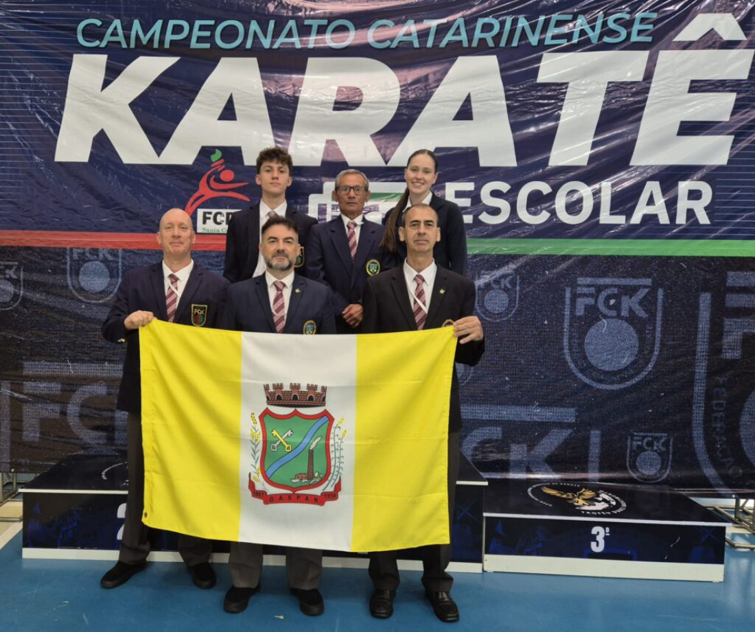 Equipe da Associação Heiwakai de Gaspar