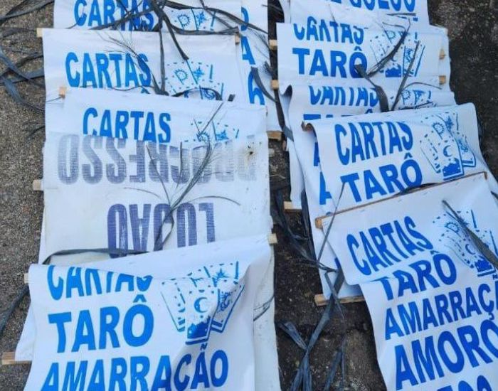 Blumenau intensifica fiscalização contra publicidade em postes de energia