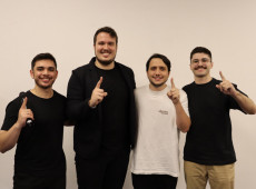 Da direita para esquerda: Eduardo Zortea, Paulo dos Santos, Gabriel Hostins (Fundadores) e Gustavo Gurtler (Coordenador do Polo de Blumenau)