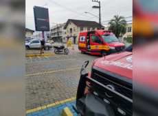 A colisão envolveu uma Honda CG e um Chevrolet Tracker