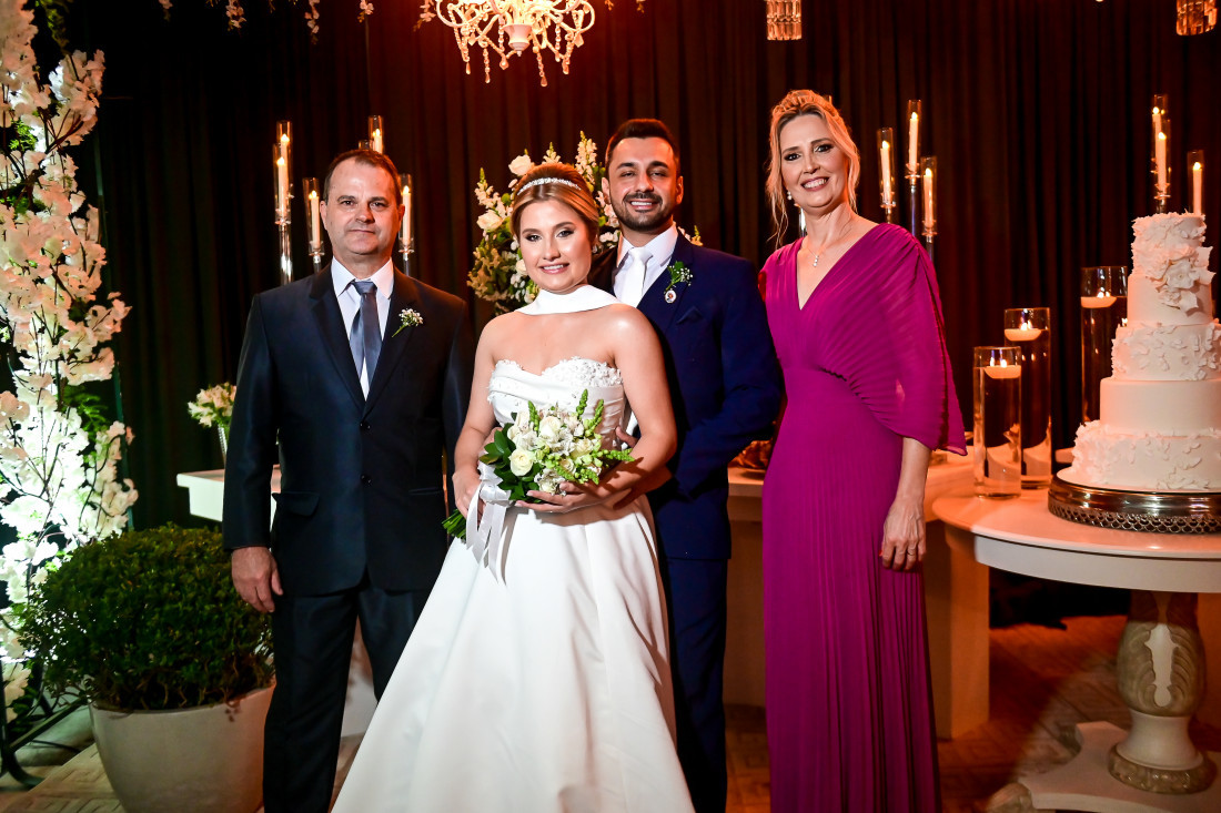 Maria Júlia Testoni e Diego Roberto Ayroso escolheram marcar, para sempre, os traços mais lindos do amor