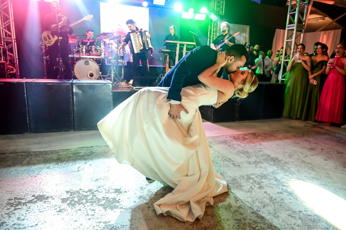 Maria Júlia Testoni e Diego Roberto Ayroso escolheram marcar, para sempre, os traços mais lindos do amor