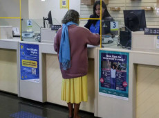 Aposentados e pensionistas t&ecirc;m at&eacute; 14 de novembro para solicitar o ressarcimento do INSS
