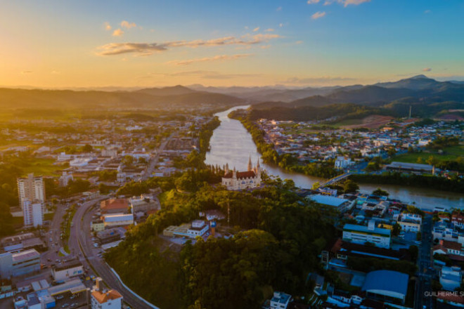A cidade já é a 8ª que mais gerou postos de trabalho em Santa Catarina