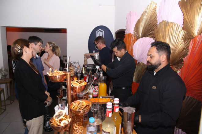 Os empreendedores Joana Siqueira e Osmar da Silva Filho apostam no crescimento do mercado e já começam 2025 com agenda aquecida