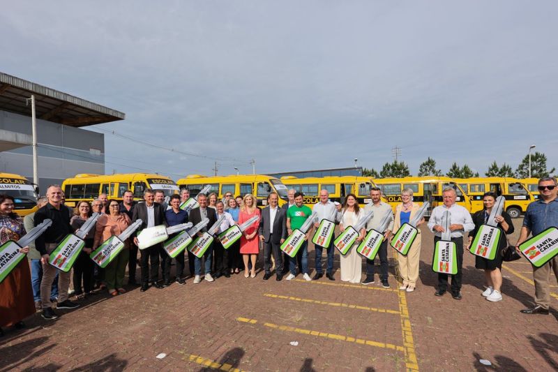 Governo de SC anuncia 100 novos ônibus escolares para transporte de estudantes das redes públicas de ensino
