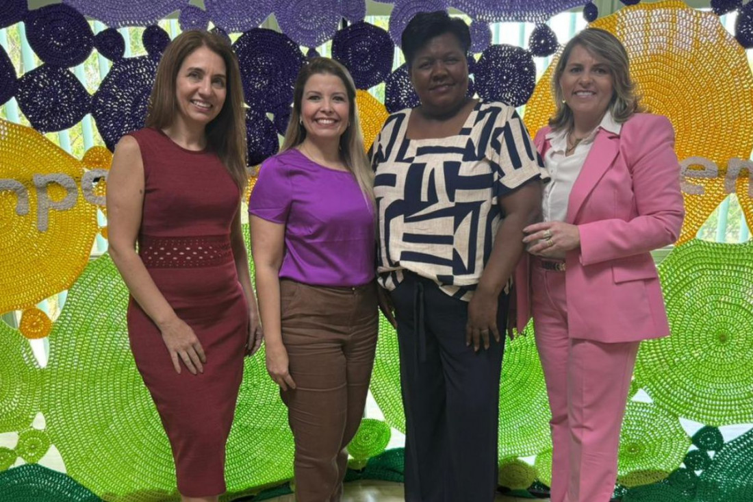 Jeanne, Alyne, Mara e Eli Antunes