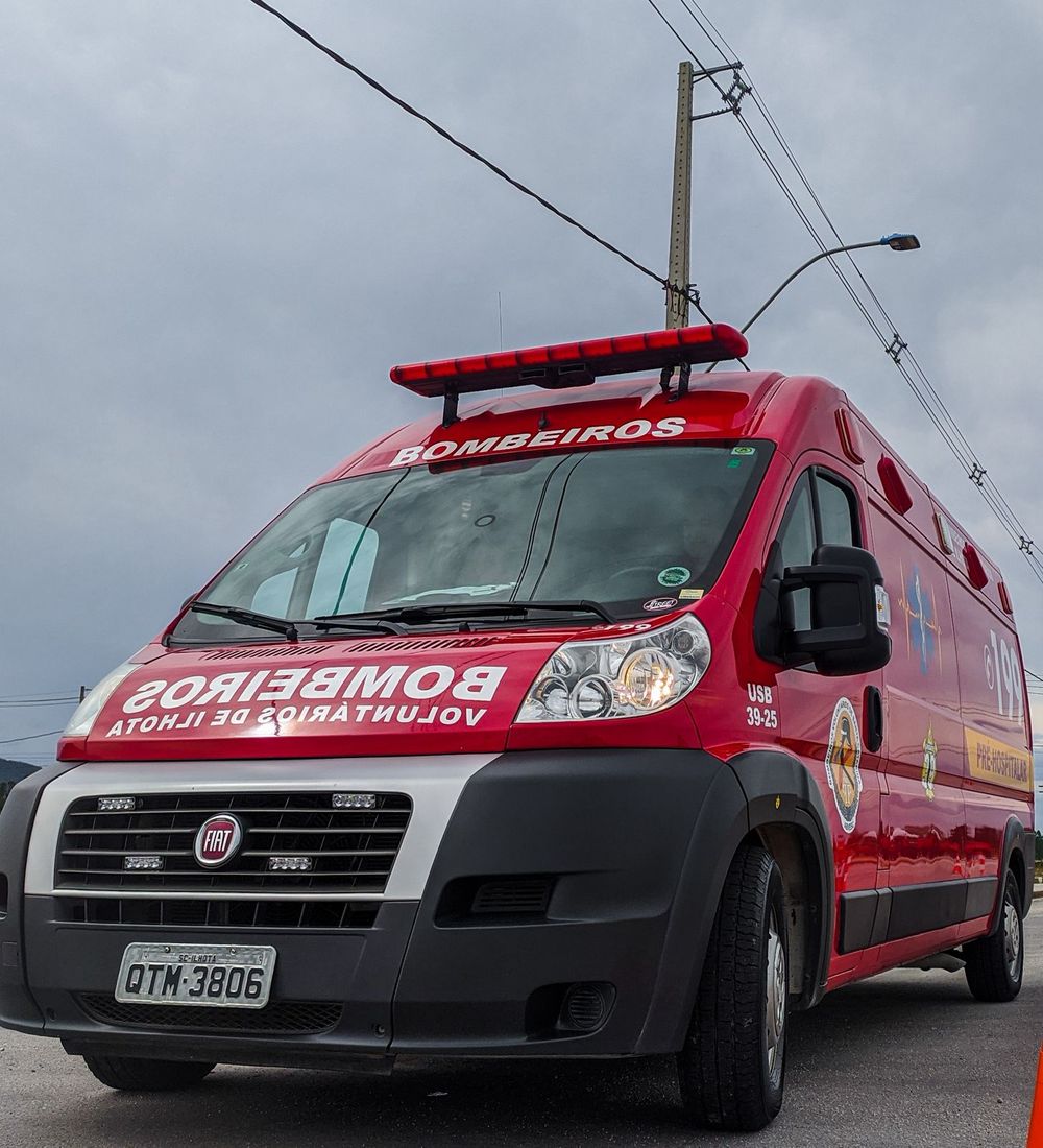 Ambulância dos Bombeiros Voluntários de Ilhota