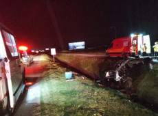 O condutor, de 19 anos, teve ferimento no ombro e foi encaminhado ao Hospital de Gaspar