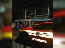 O morador percebeu o cheiro de queimado e desligou os disjuntores
