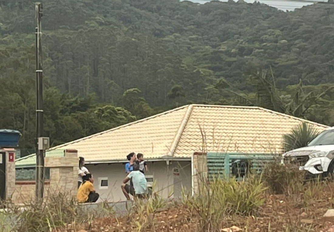 Mulher foi encontrada morta no interior da residência, no bairro Missões