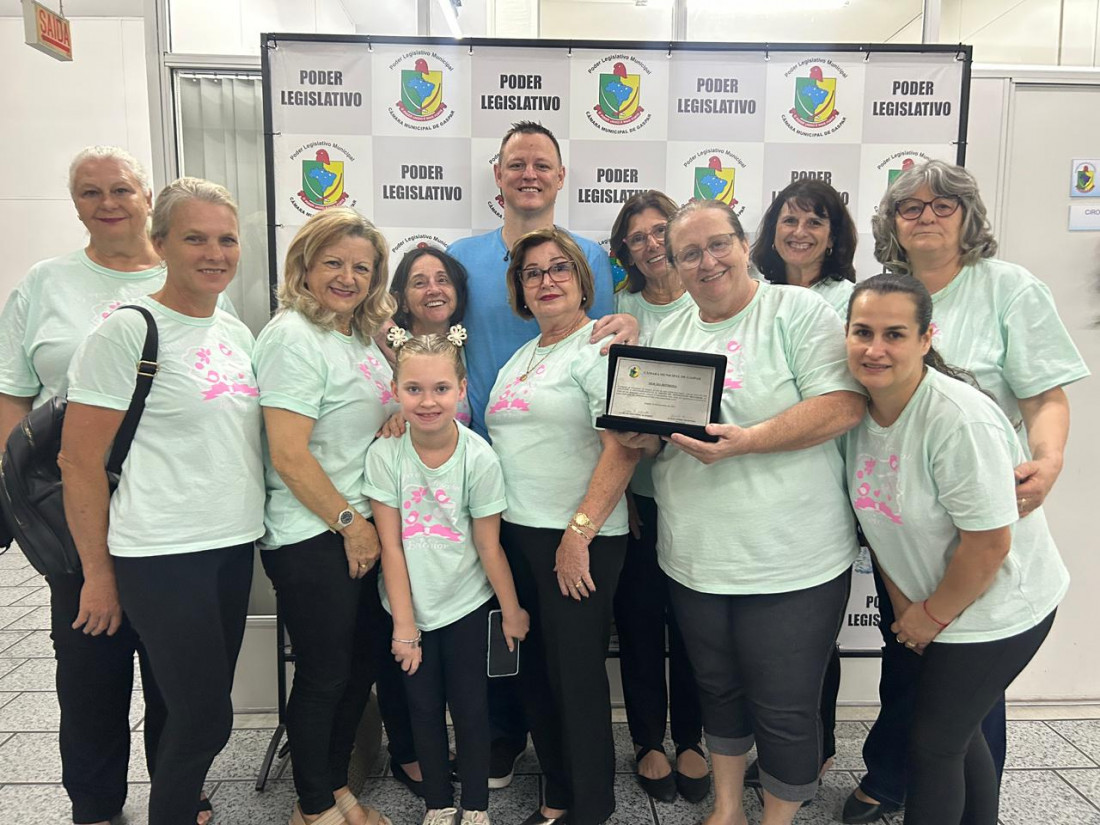 As mulheres mantém a união e amizade há vários anos