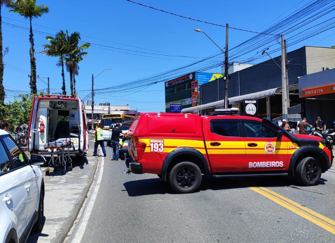 Com vários ferimentos, motociclistas foram encaminhados ao hospital